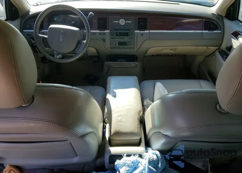 2005 Lincoln Town Car Signature from USA, damaged, VIN 1LNHM81W95Y654508